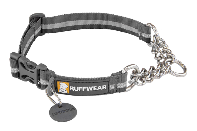 Chain reaction collar with side release buckle for service dog users.